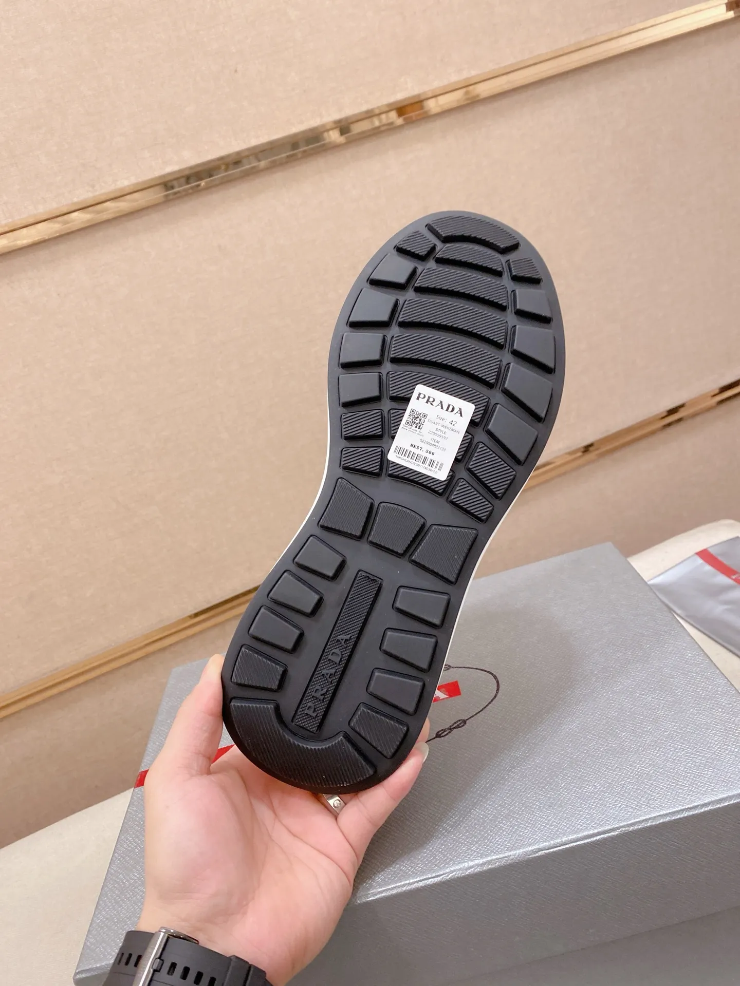 Factory price 600💰 ✔️✔️✔️High version High-quality new PRADA (Prada) counters are on the market at the same time, new men's shoes, 😘fabrics imported first-layer cowhide with waterproof materials, purely handmade. Lining: Full cowhide lining. 👍🏿 High-end ☄️ air-cushion molded anti-slip rubber outsole, exquisite lines, simple and elegant, comfortable and high-end for leisure travel. Code number: 38 to 45